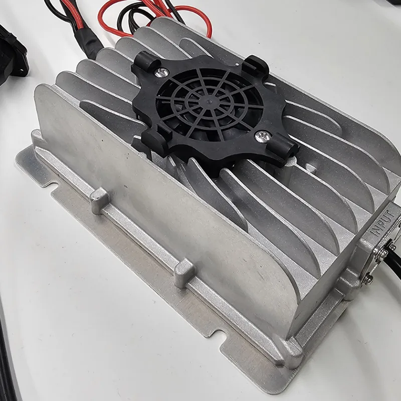 Ексклузивно бързо зарядно устройство за количка за голф с висока мощност 600 W